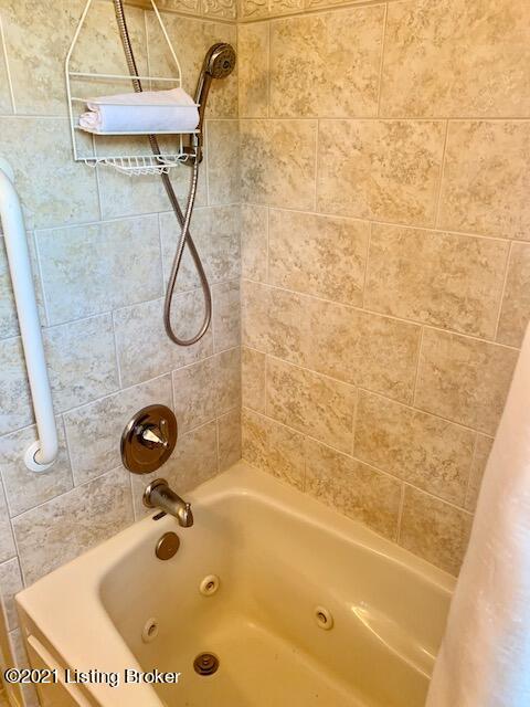 209 Bramton Road Louisville, KY 40207 - Photo 20 of 39 first floor bath whirlpool
