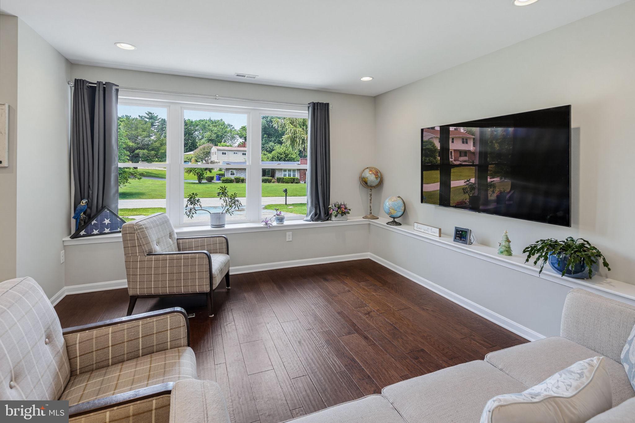 9242 Spring Valley Road Ellicott City, MD 21043 - Photo 11 of 52 Perfect for entertaining