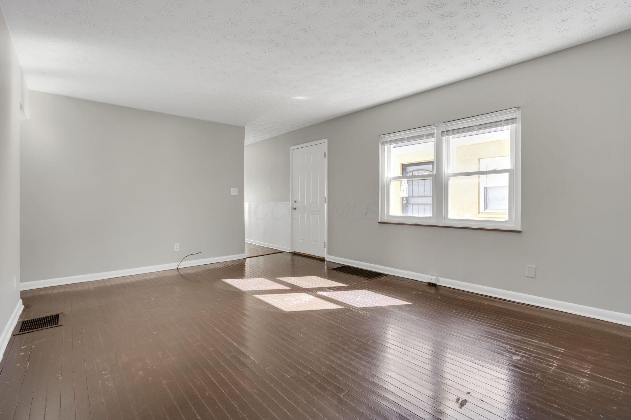 1865 Agler Road, Unit 1867 Columbus, OH 43224 - Photo 14 of 37 13-web-or-mls-G02A6088