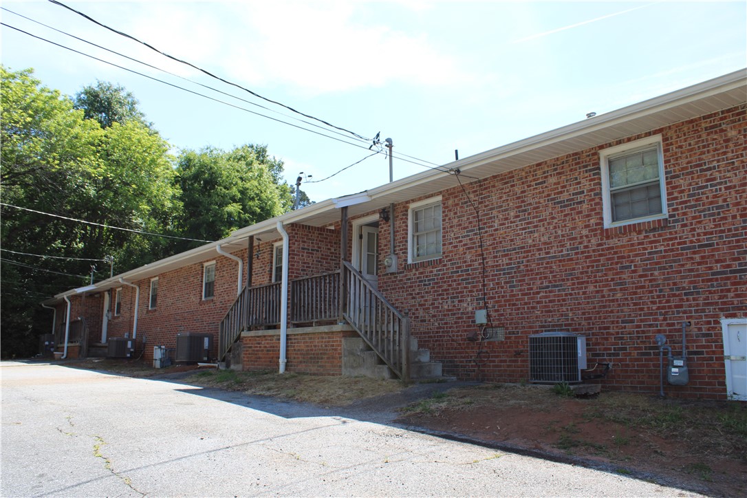 117 Bryant Street Central, SC 29630 - Photo 2 of 12