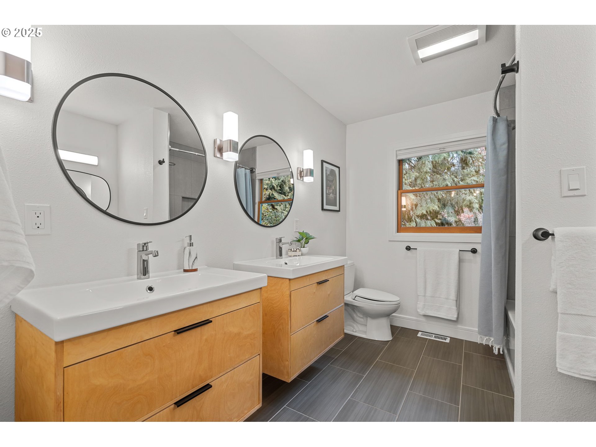 10441 Southwest Ridgeview Lane Portland, OR 97219 - Photo 15 of 38 Gallery Image 15