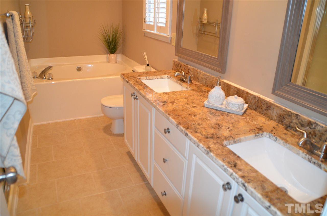 5041 Knightsbridge Way Raleigh, NC 27604 - Photo 4 of 21