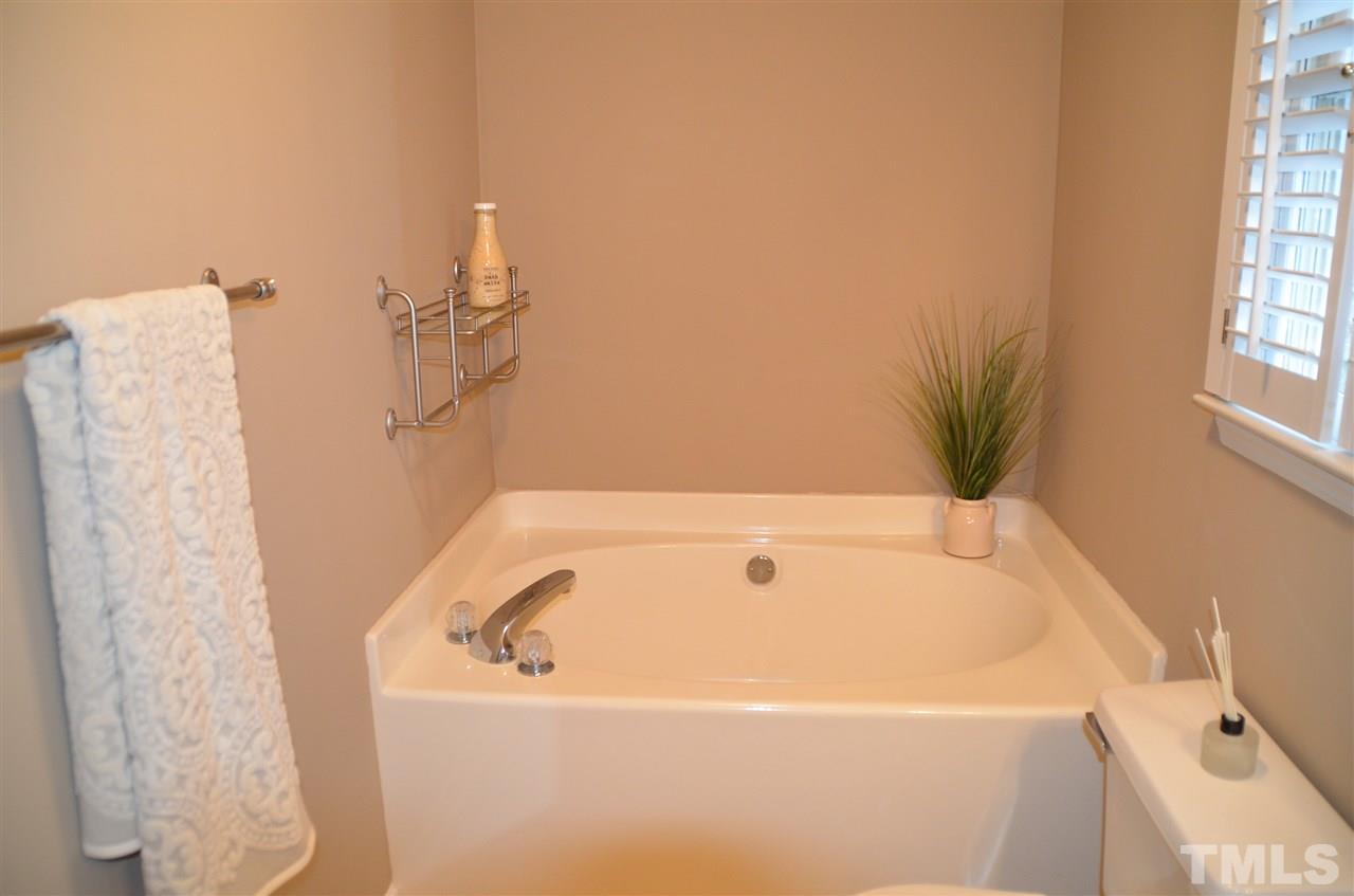 5041 Knightsbridge Way Raleigh, NC 27604 - Photo 6 of 21