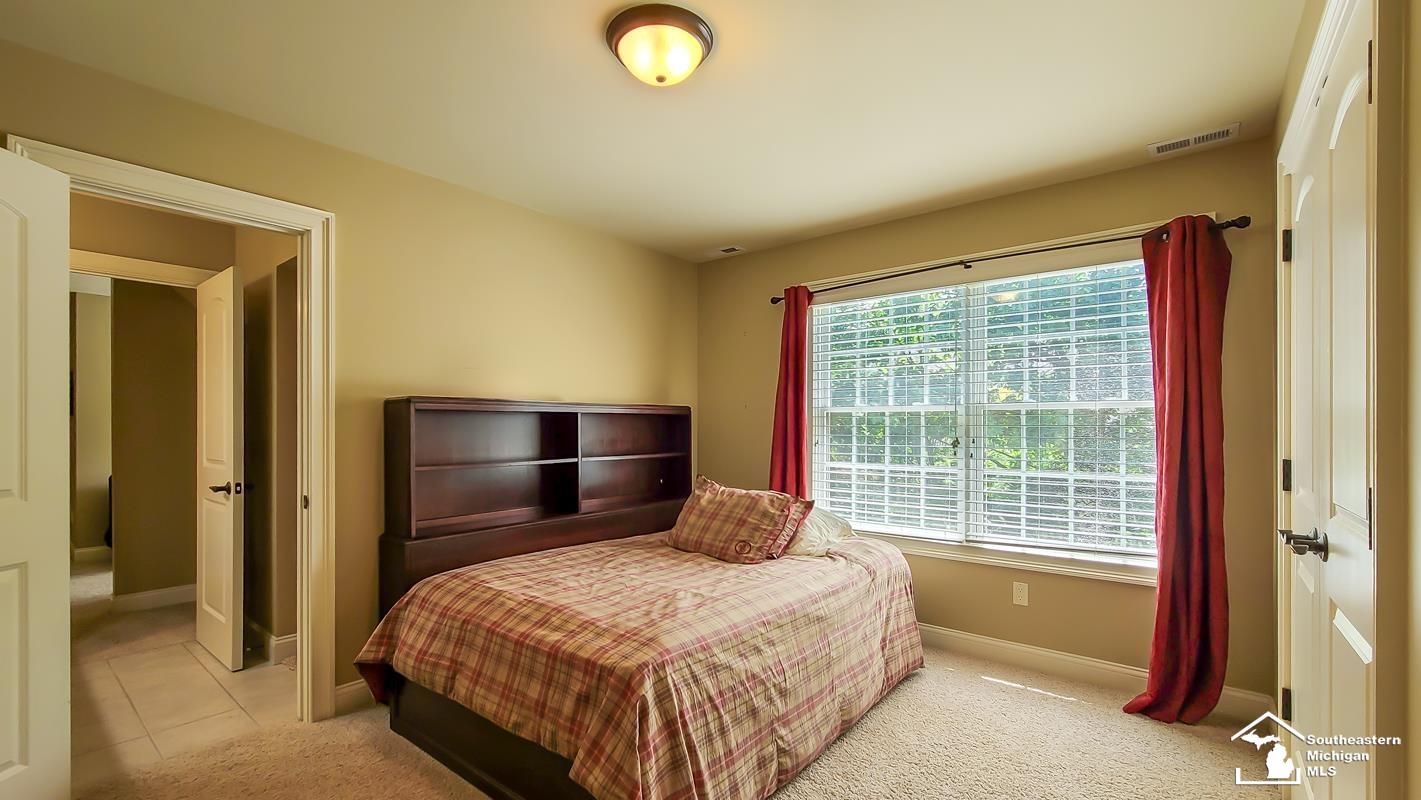 1062 Abbey Road Monroe, MI 48161 - Photo 44 of 67 50141516-05ac8c69-2fc1-4d55-8e93-6b592596726a.JPG