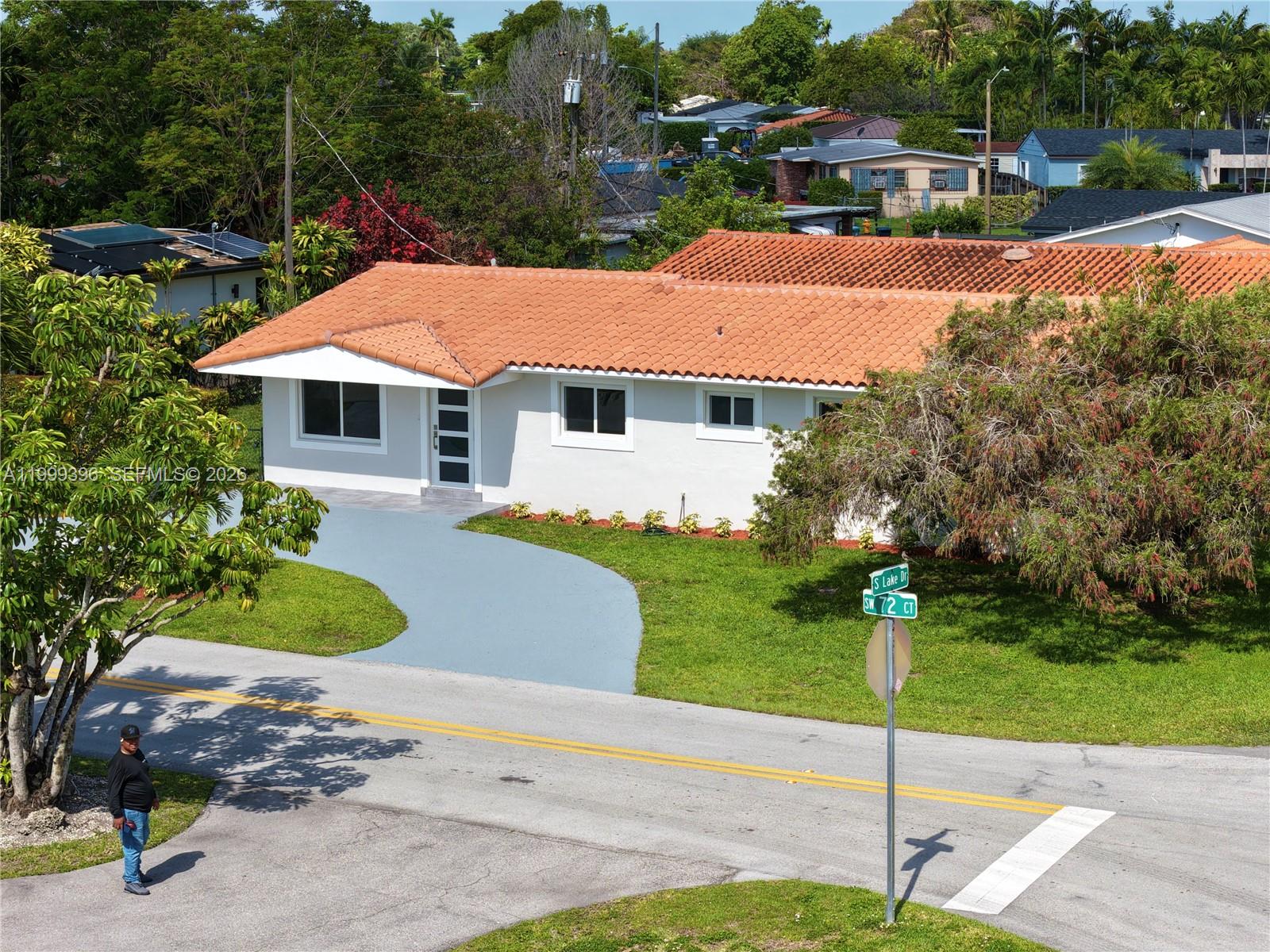 3250 Southwest 72nd Court Miami, FL 33155 - Photo 6 of 53
