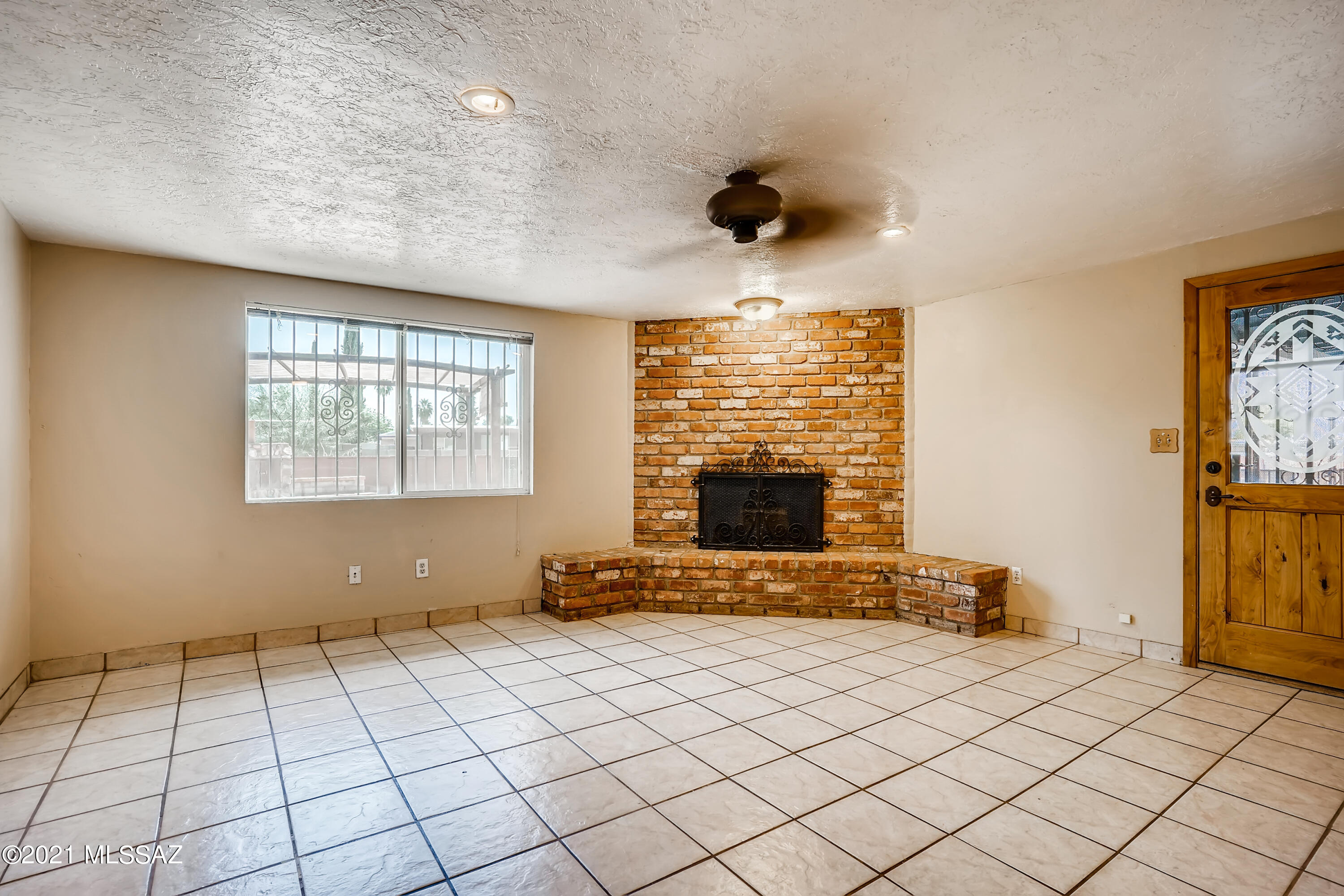 8320 East Rolling Ridge Street Tucson, AZ 85710 - Photo 12 of 32 Gallery Image 12