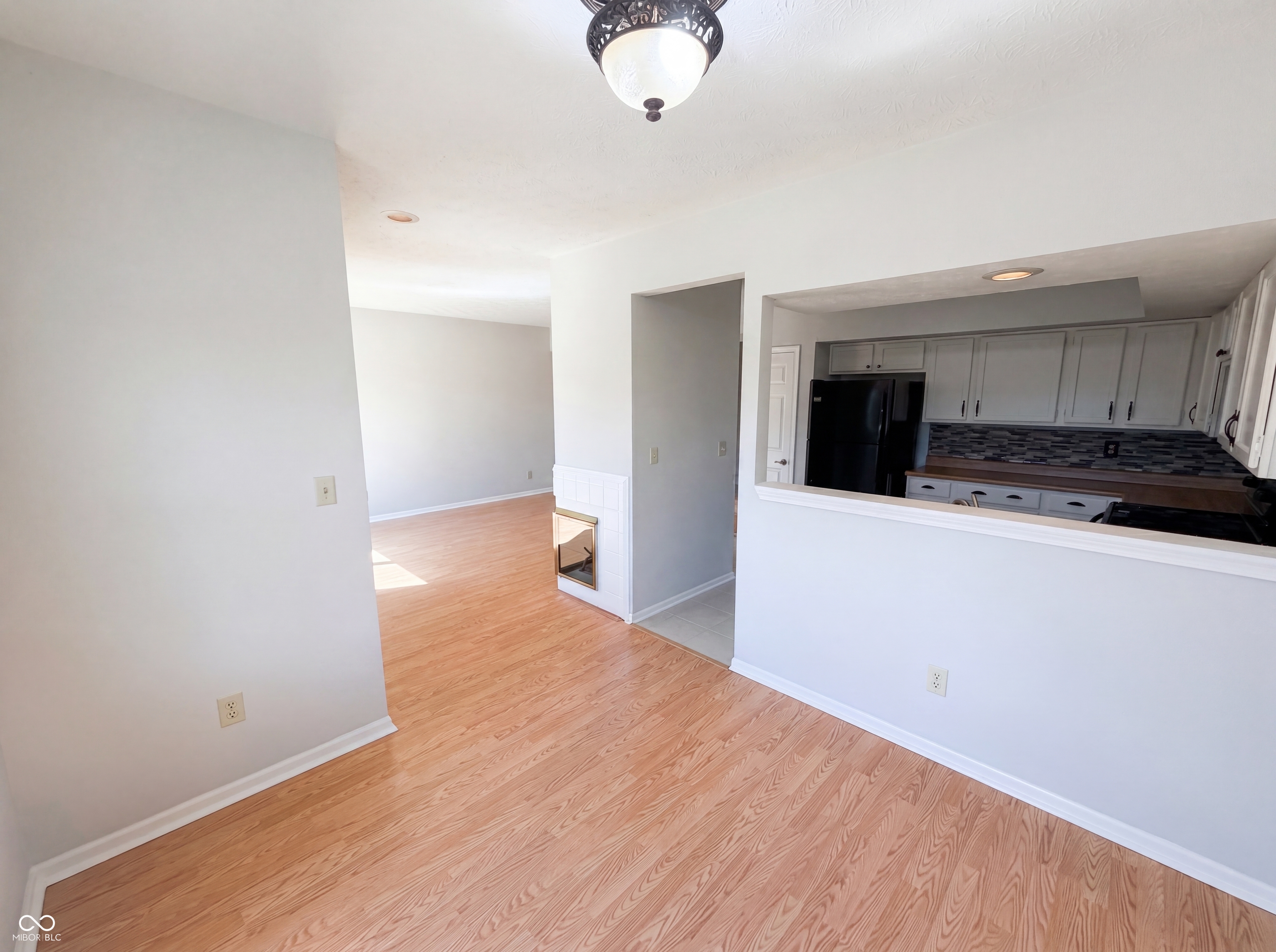9463 Maple Way Indianapolis, IN 46268 - Photo 9 of 18