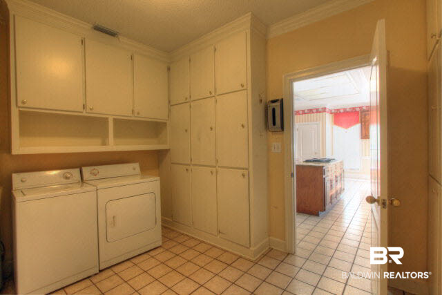 506 Barbara Court Daphne, AL 36526 - Photo 17 of 33 laundry room