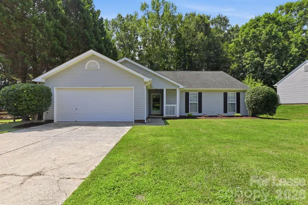$2,090 | 13114 Woodland Farm Drive, Charlotte, NC 28215