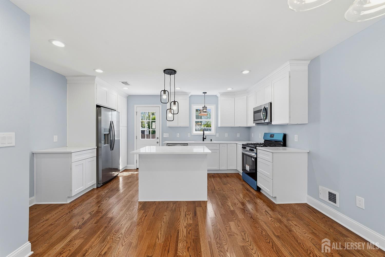 270 Alpine Way Old Bridge, NJ 08879 - Photo 6 of 36