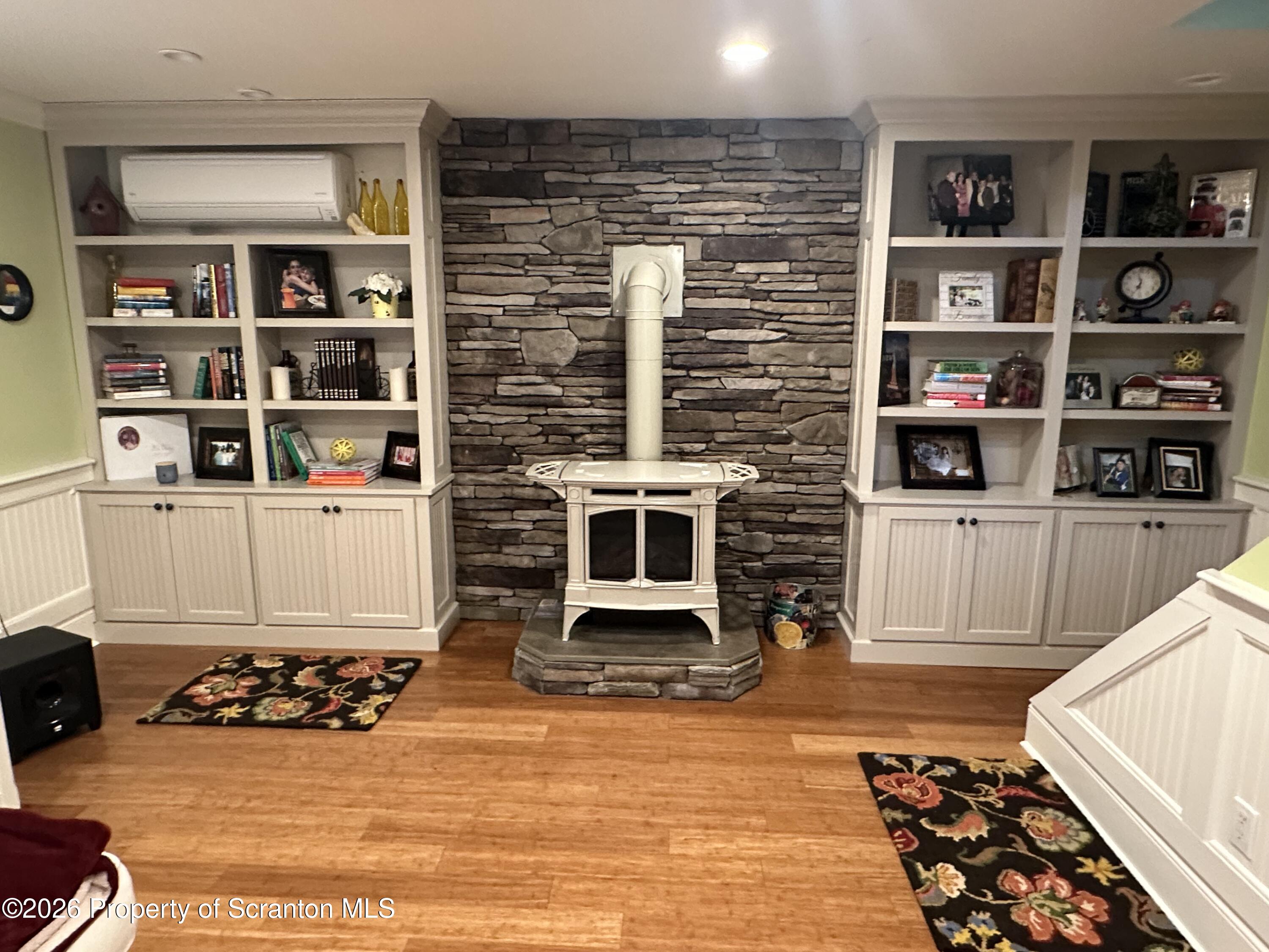 15 Fall Place Union Dale, PA 18470 - Photo 16 of 35 Living Room