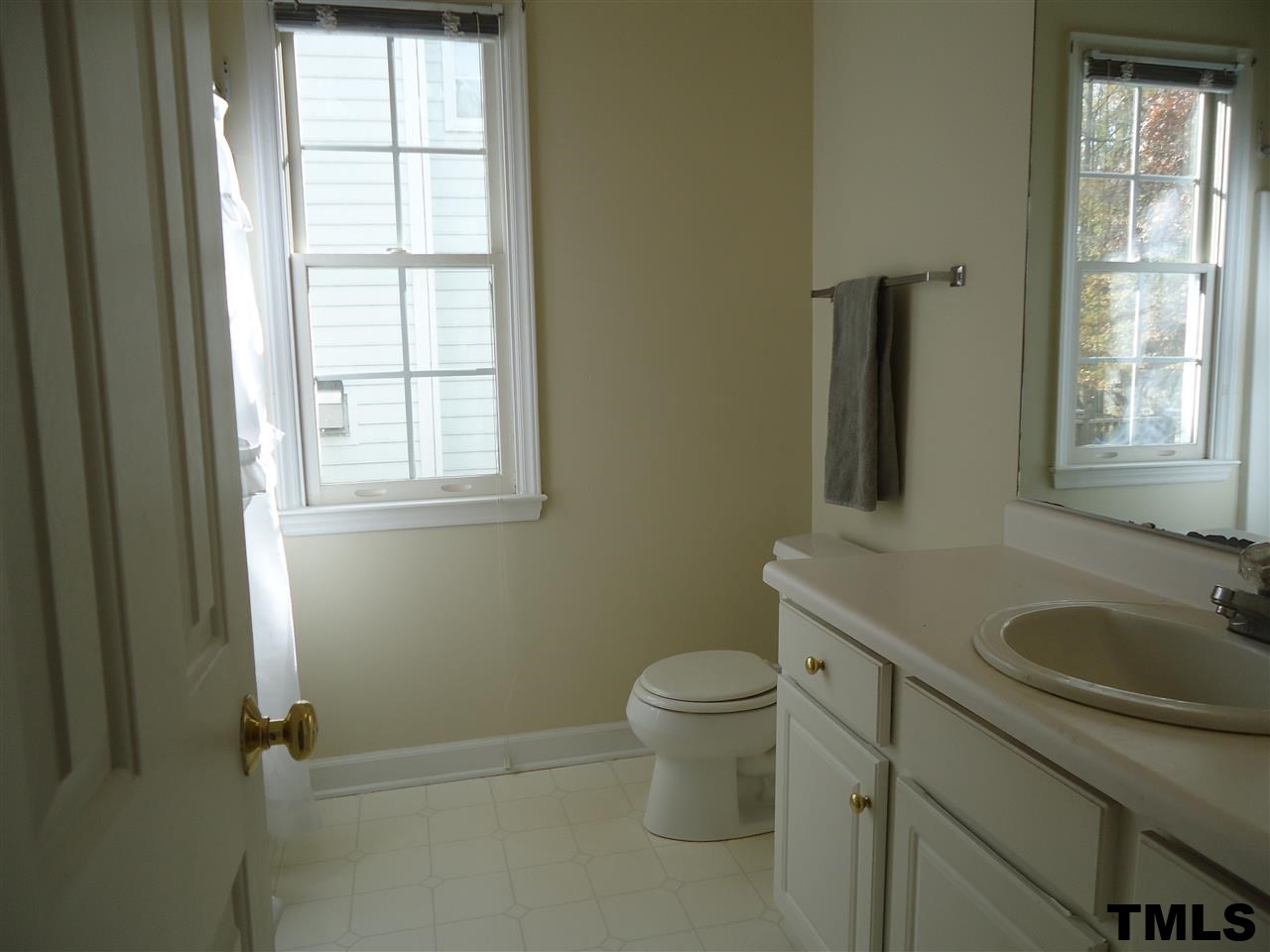 4801 Royal Troon Drive Raleigh, NC 27604 - Photo 10 of 16 Upstairs Full Bathroom