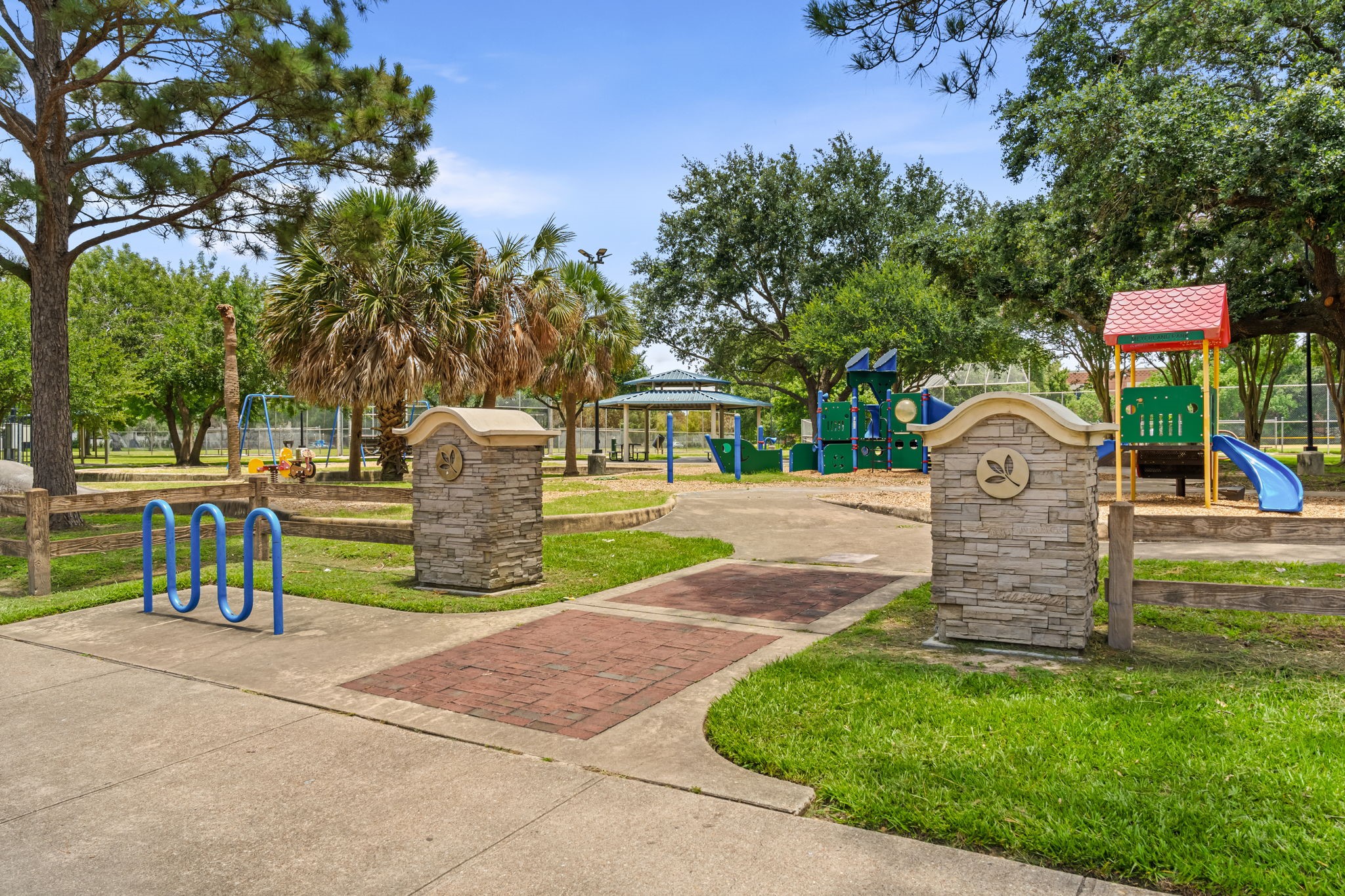 5150 Grape Street Houston, TX 77096 - Photo 8 of 9