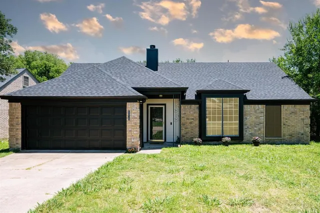 $300,000 | 8018 Blackfin Drive, Rowlett, TX 75089