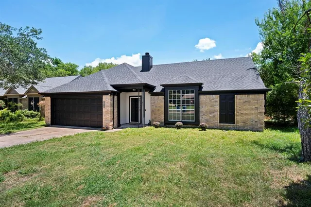 $300,000 | 8018 Blackfin Drive, Rowlett, TX 75089