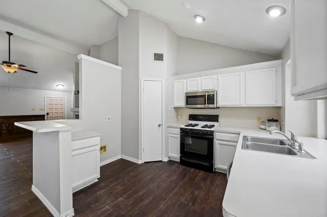 $300,000 | 8018 Blackfin Drive, Rowlett, TX 75089