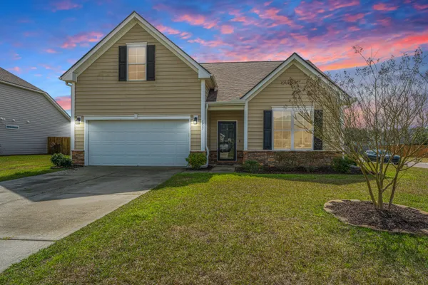 $333,900 | 1037 Bridlewood Farms Parkway, Ridgeville, SC 29472