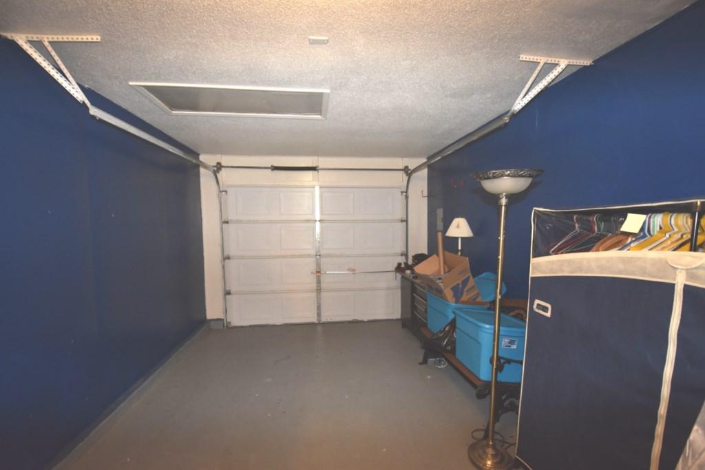 2840 Old Mill Way Crestview, FL 32539 - Photo 20 of 35 a view of an empty room and a window