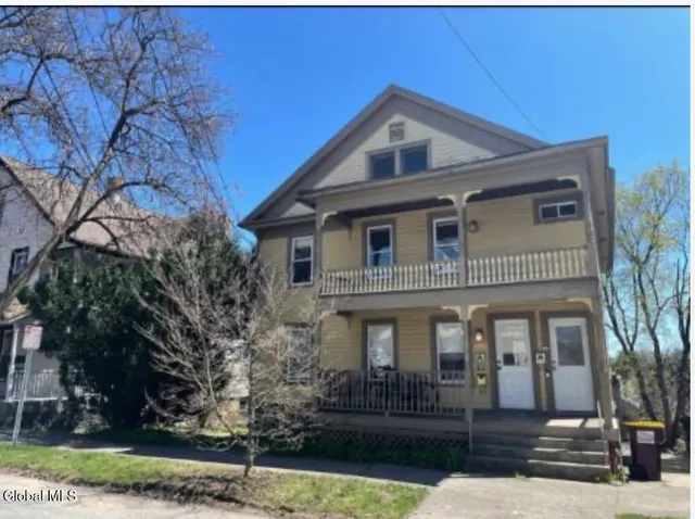 $3,400 | 130 Woodlawn Avenue, Unit 2, Saratoga Springs, NY 12866