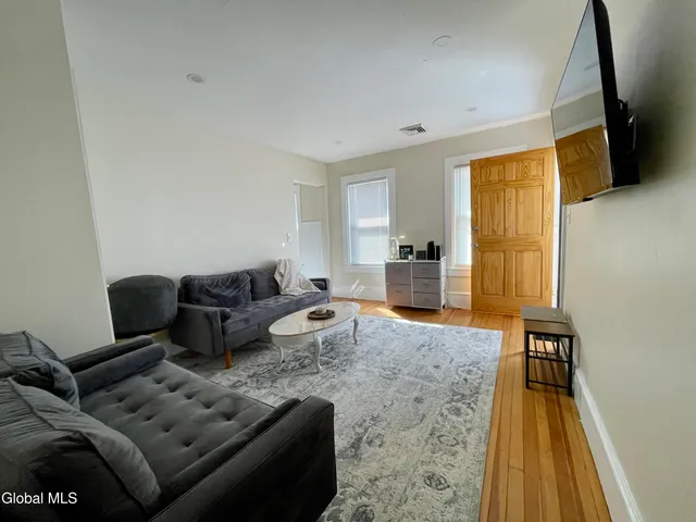 $3,400 | 130 Woodlawn Avenue, Unit 2, Saratoga Springs, NY 12866