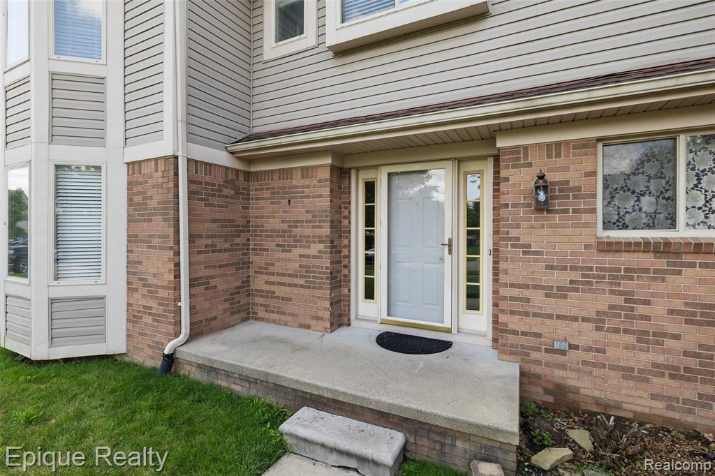 22480 Streamside Drive Macomb, MI 48044 - Photo 34 of 68 Gallery Image 34