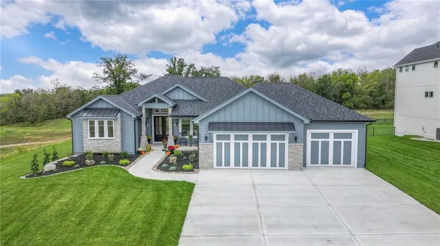 $1,085,000 | 595 South Shore Drive, Lake Winnebago, MO 64034
