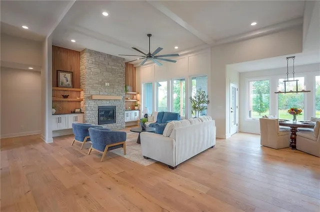 $1,085,000 | 595 South Shore Drive, Lake Winnebago, MO 64034