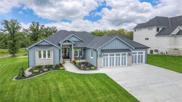 $1,085,000 | 595 South Shore Drive, Lake Winnebago, MO 64034