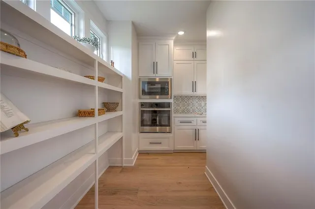 $1,085,000 | 595 South Shore Drive, Lake Winnebago, MO 64034