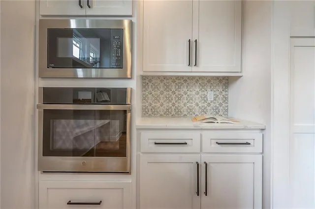 $1,085,000 | 595 South Shore Drive, Lake Winnebago, MO 64034