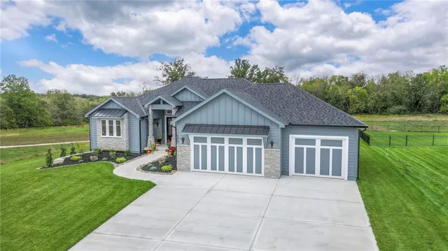 $1,085,000 | 595 South Shore Drive, Lake Winnebago, MO 64034