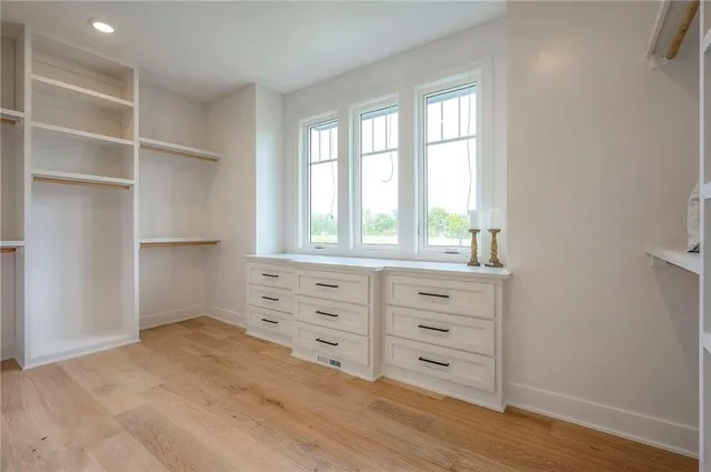 $1,085,000 | 595 South Shore Drive, Lake Winnebago, MO 64034