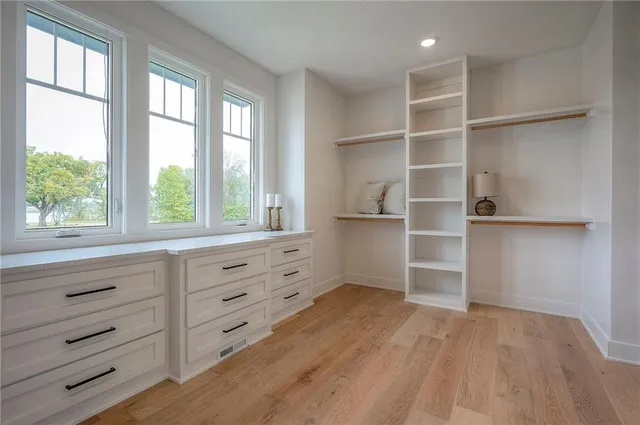 $1,085,000 | 595 South Shore Drive, Lake Winnebago, MO 64034