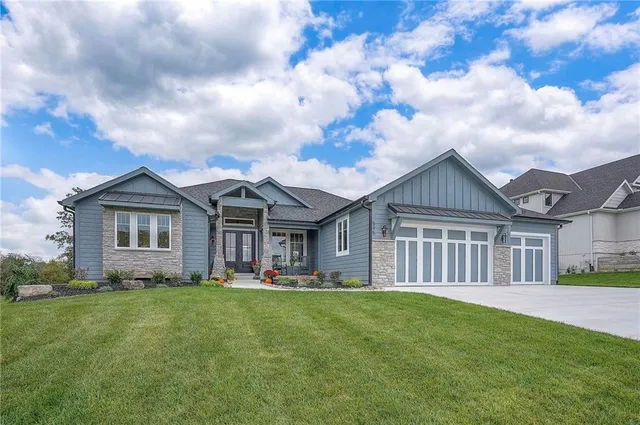 $1,085,000 | 595 South Shore Drive, Lake Winnebago, MO 64034