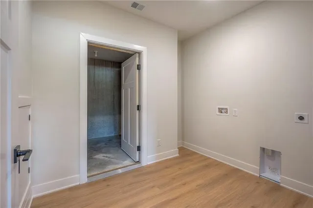 $1,085,000 | 595 South Shore Drive, Lake Winnebago, MO 64034