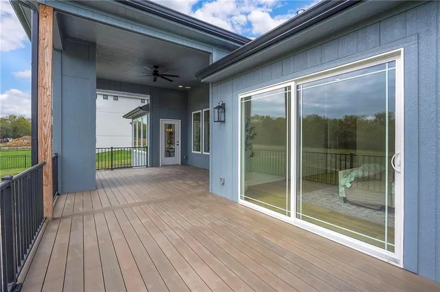 $1,085,000 | 595 South Shore Drive, Lake Winnebago, MO 64034