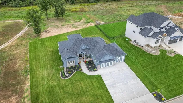 $1,085,000 | 595 South Shore Drive, Lake Winnebago, MO 64034