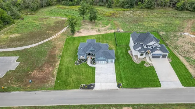 $1,085,000 | 595 South Shore Drive, Lake Winnebago, MO 64034