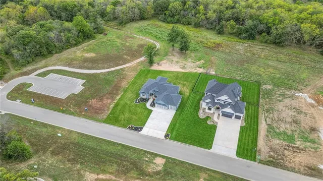 $1,085,000 | 595 South Shore Drive, Lake Winnebago, MO 64034