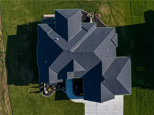 $1,085,000 | 595 South Shore Drive, Lake Winnebago, MO 64034