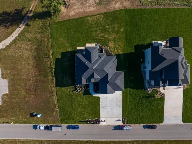 $1,085,000 | 595 South Shore Drive, Lake Winnebago, MO 64034