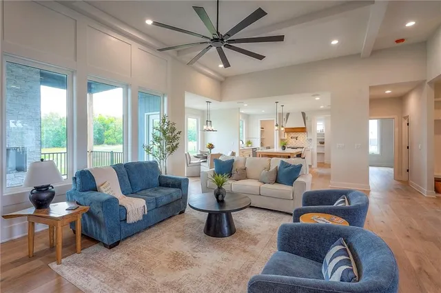 $1,085,000 | 595 South Shore Drive, Lake Winnebago, MO 64034