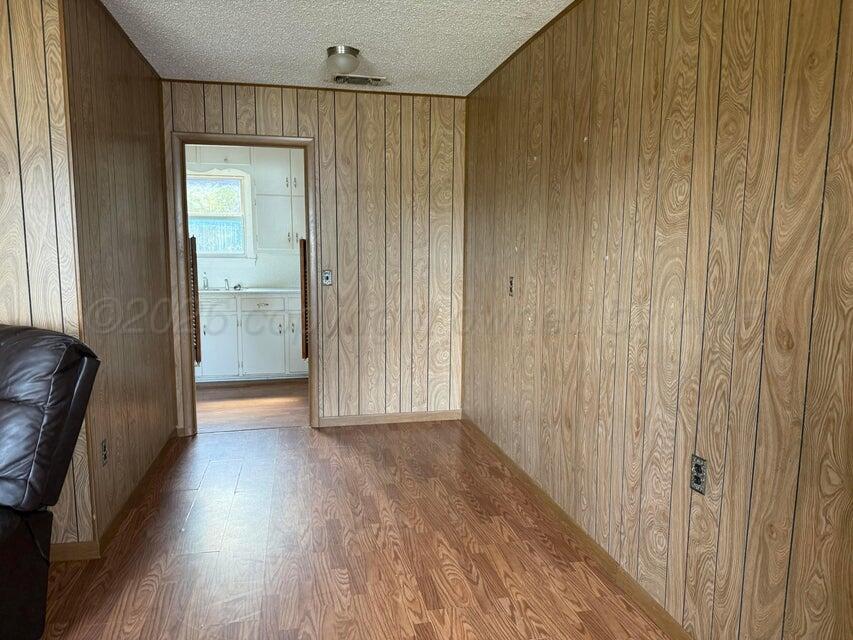 808 Ave P Sunray, TX 79086 - Photo 4 of 11 Dining Area into Kitchen