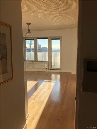 $4,950 | 10-46 Jackson Avenue, Unit 8C | Long Island City