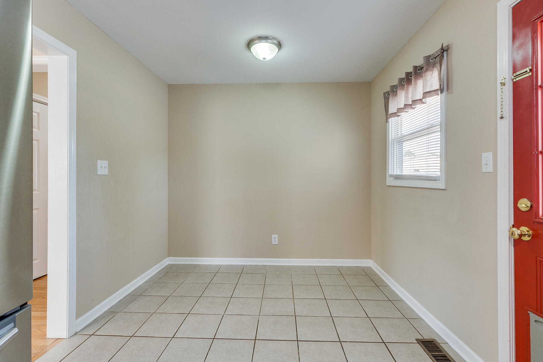 2308 Tacoma Road Kingsport, TN 37664 - Photo 11 of 29 011