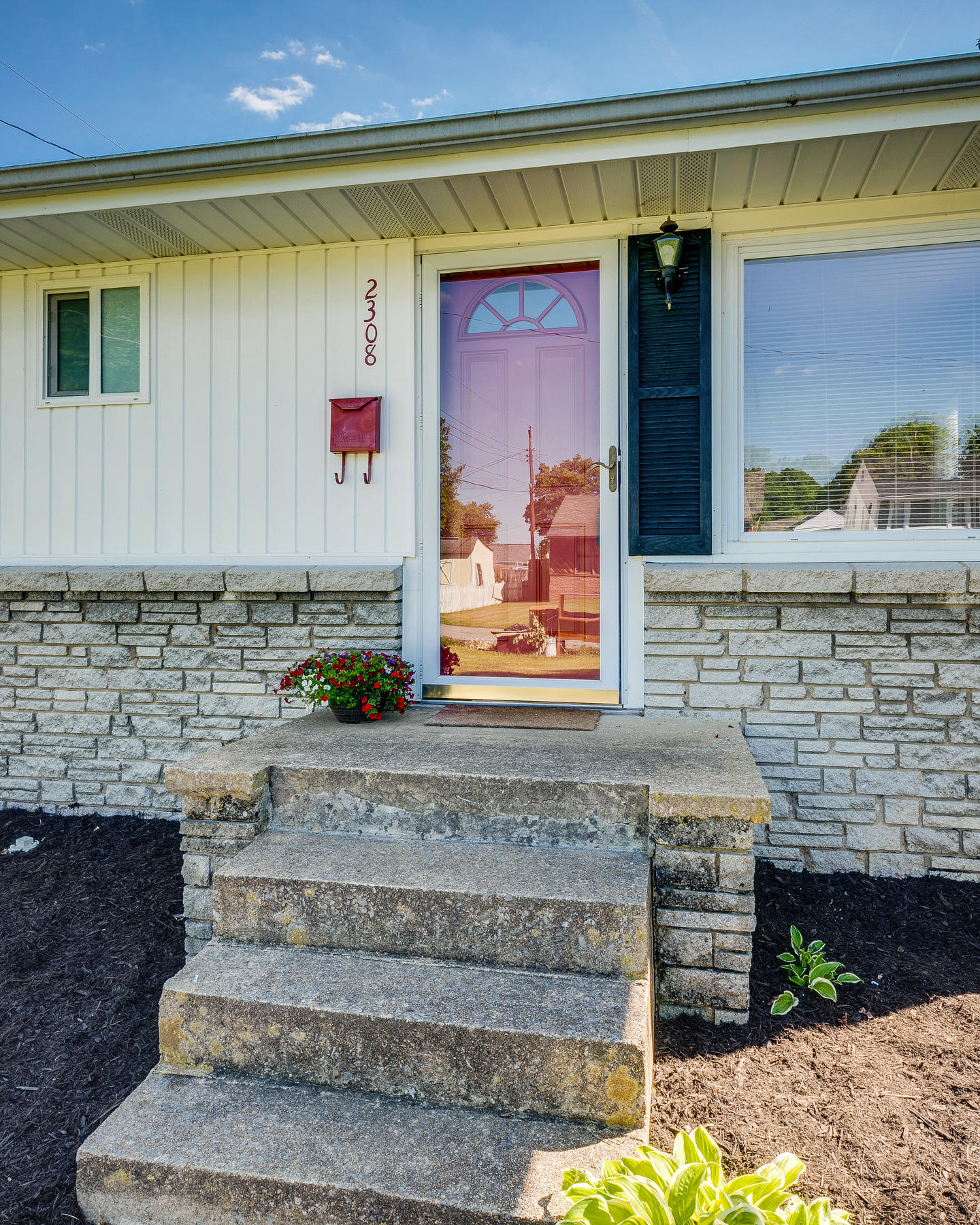 2308 Tacoma Road Kingsport, TN 37664 - Photo 4 of 29 004