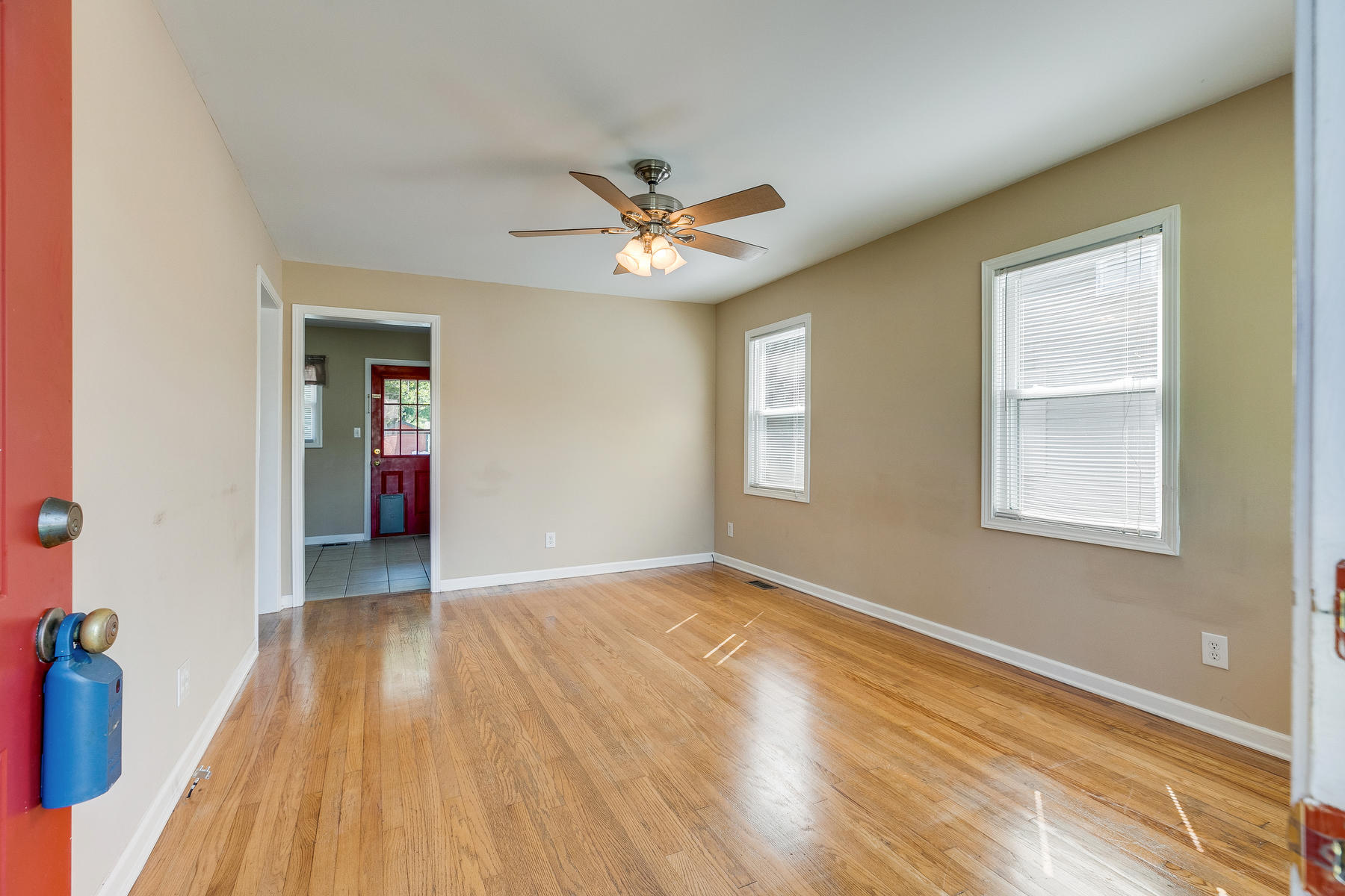 2308 Tacoma Road Kingsport, TN 37664 - Photo 5 of 29 005