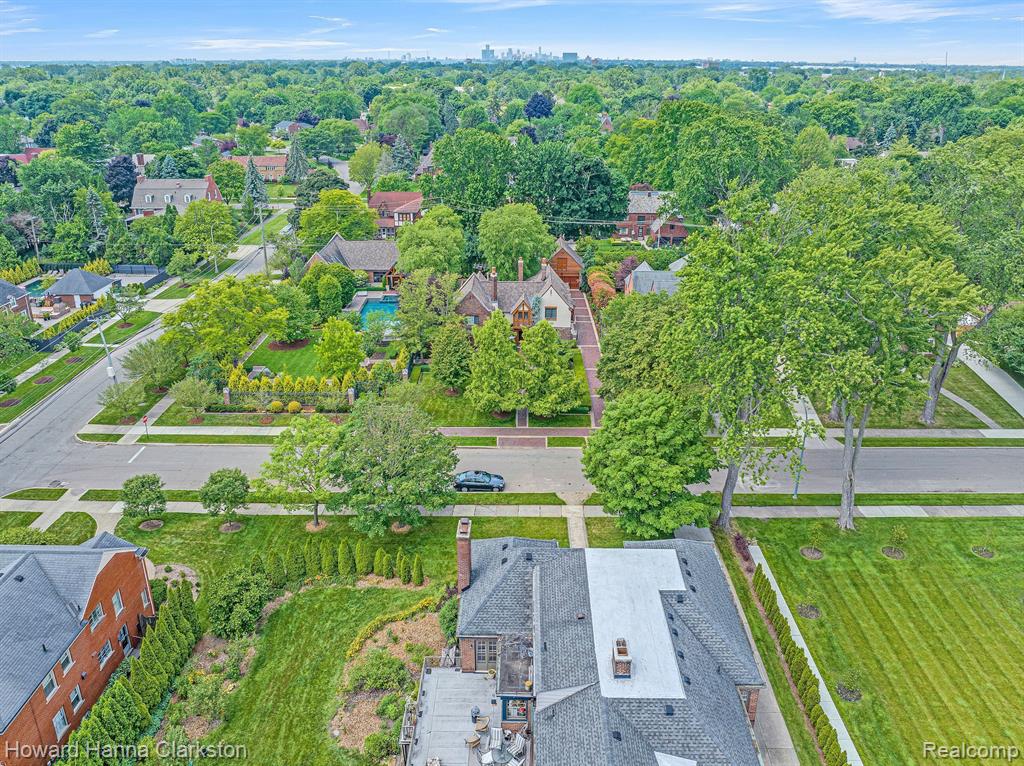 813 Harcourt Road Grosse Pointe Park, MI 48230 - Photo 6 of 40