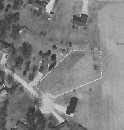 552 Rena Court Freeport, IL 61032 - Photo 1 of 1 a close view of a bathtub in a bathroom