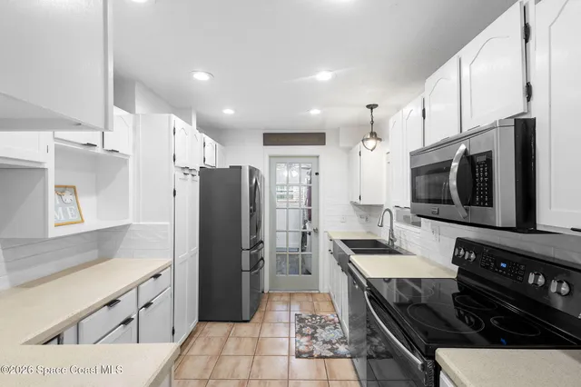 $300,000 | 727 Clarke Avenue, Melbourne, FL 32935